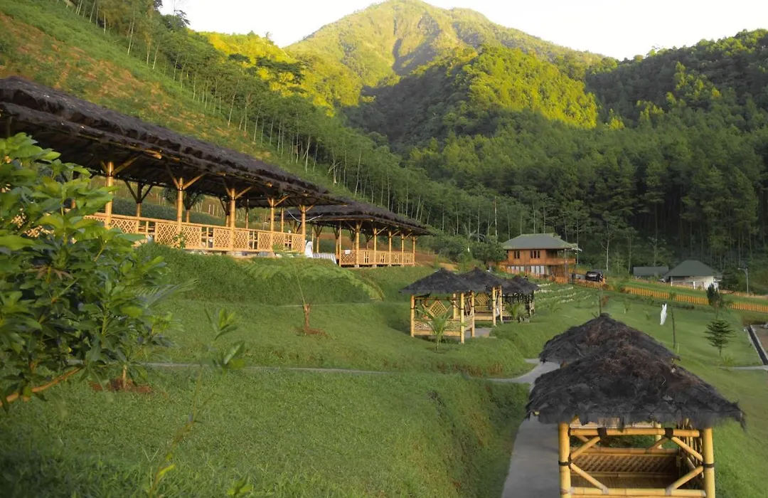 Lembah Indah Glamping Resort-1
