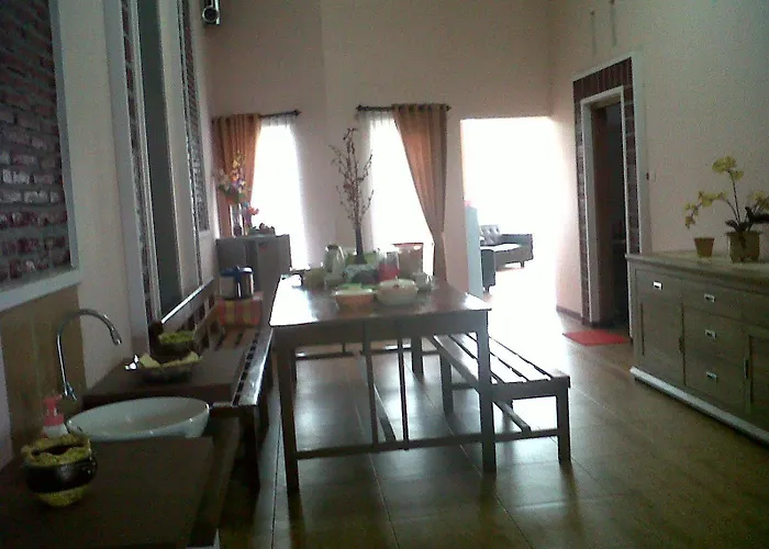 Rumah Kebun Lulu Villa Malang